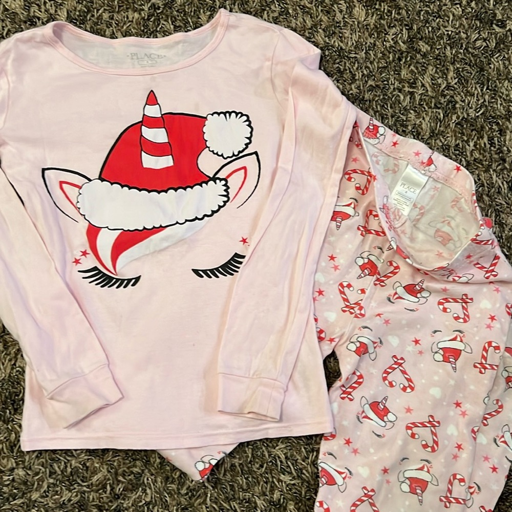 The Children’s Place Girls Pajama Set Size 8 EUC Unicorn and Candy cane design